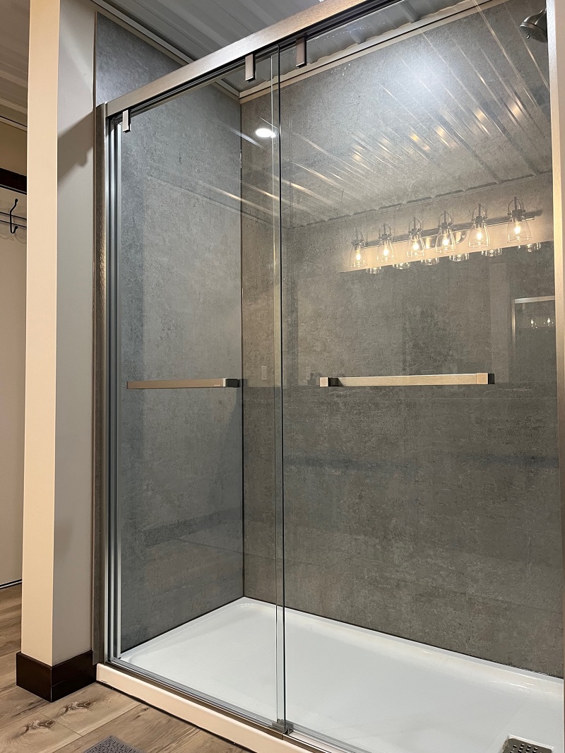 groutless shower panels